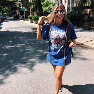 Meet your Posher, Madeleine